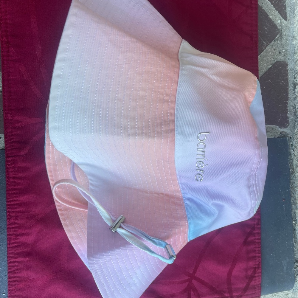 Barrière Pastel Bucket Hat